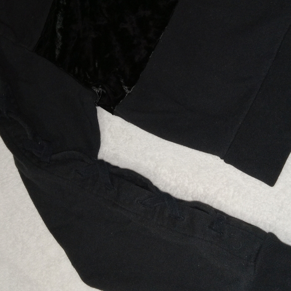 PINK Black Lace Sleeve Velvet Cropped Hoodie size XS - Picture 2 of 10